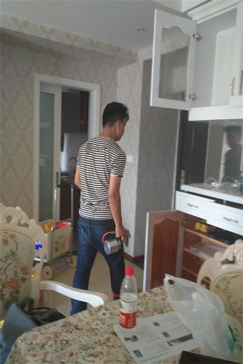 渝北区财富中心C区某住户施工现场